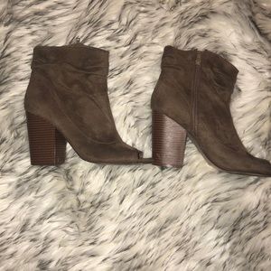 Chinese Laundry Heeled open toe booties